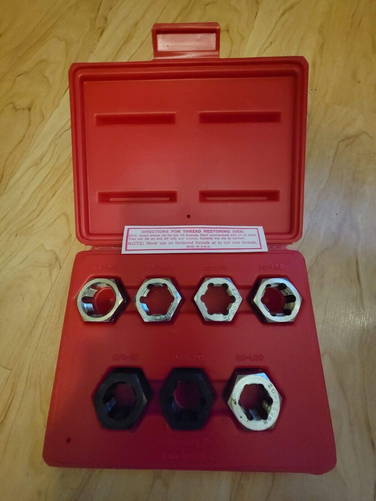 Are Oil Filters Reverse Threaded?